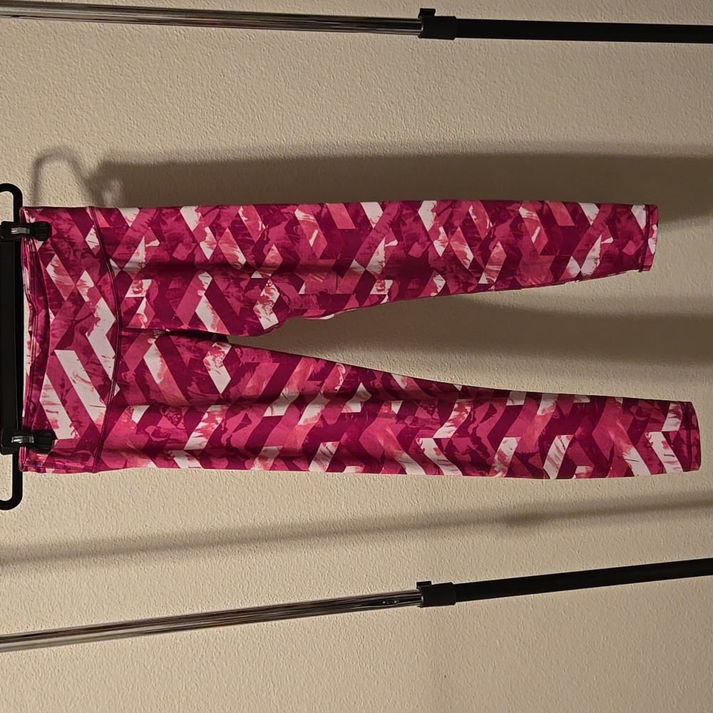 Pink Geometric Pattern Leggings